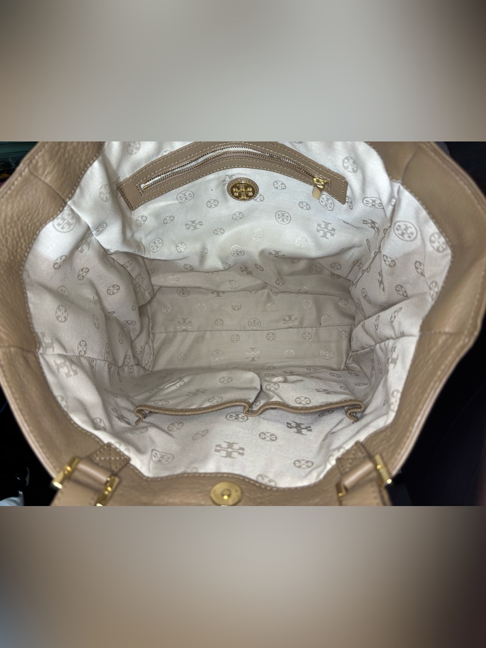 Tory Burch Kipp Tote in Sand Dollar - Picture 9 of 12
